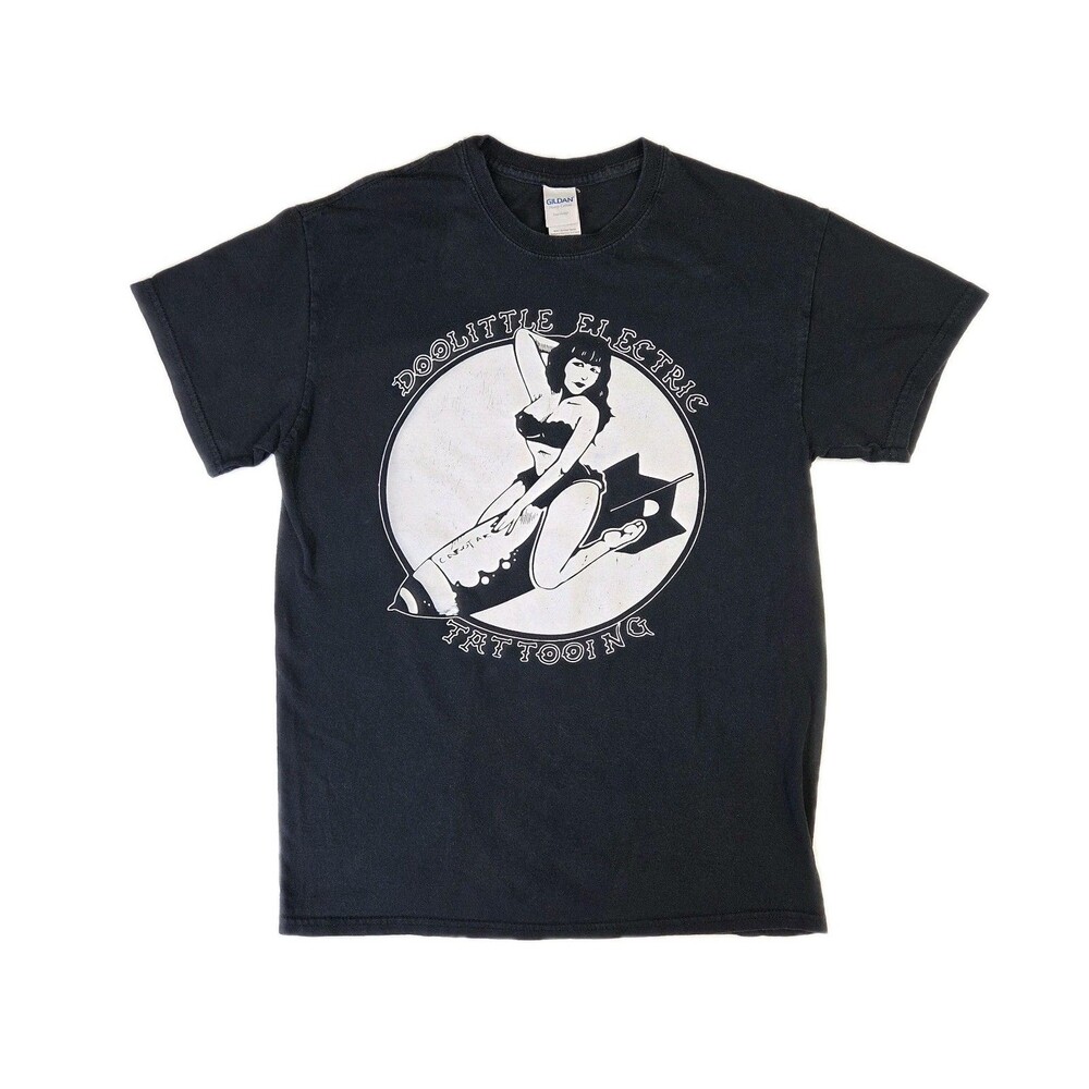 Bombshell Retro Pin-Up Girl Missile Doolittle Electric Tattooing T-Shirt Med